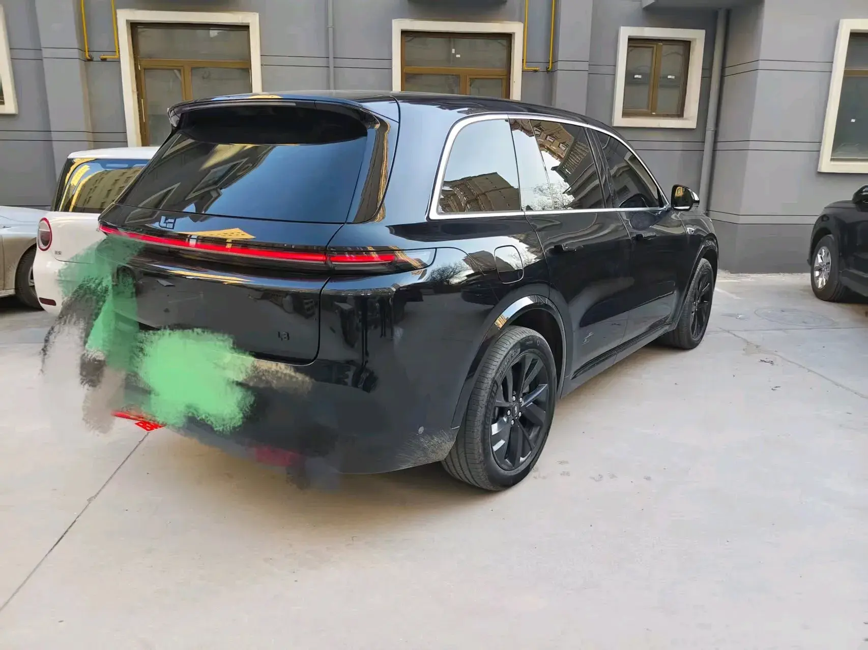 2023 LI L8 thumbnail 4