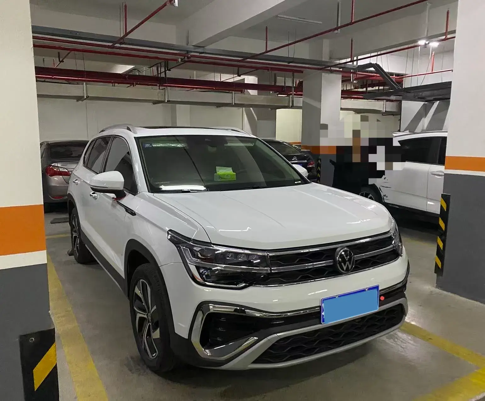 2023 VOLKSWAGEN THARU thumbnail 2