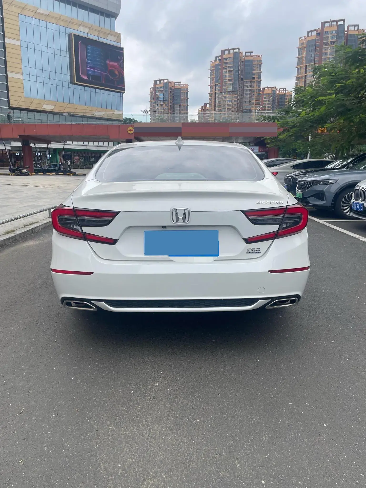 2022 HONDA ACCORD thumbnail 4