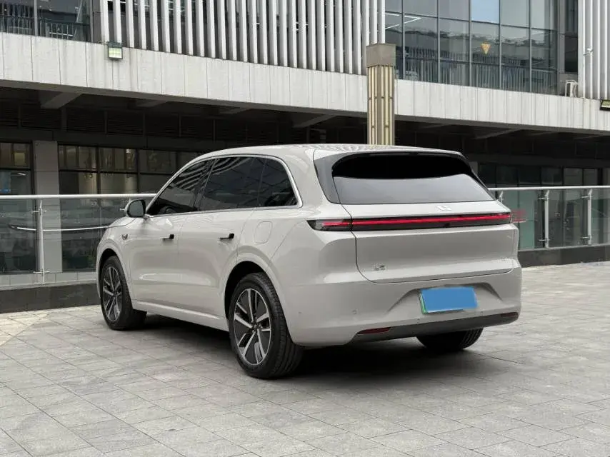 2024 LI L6 thumbnail 2