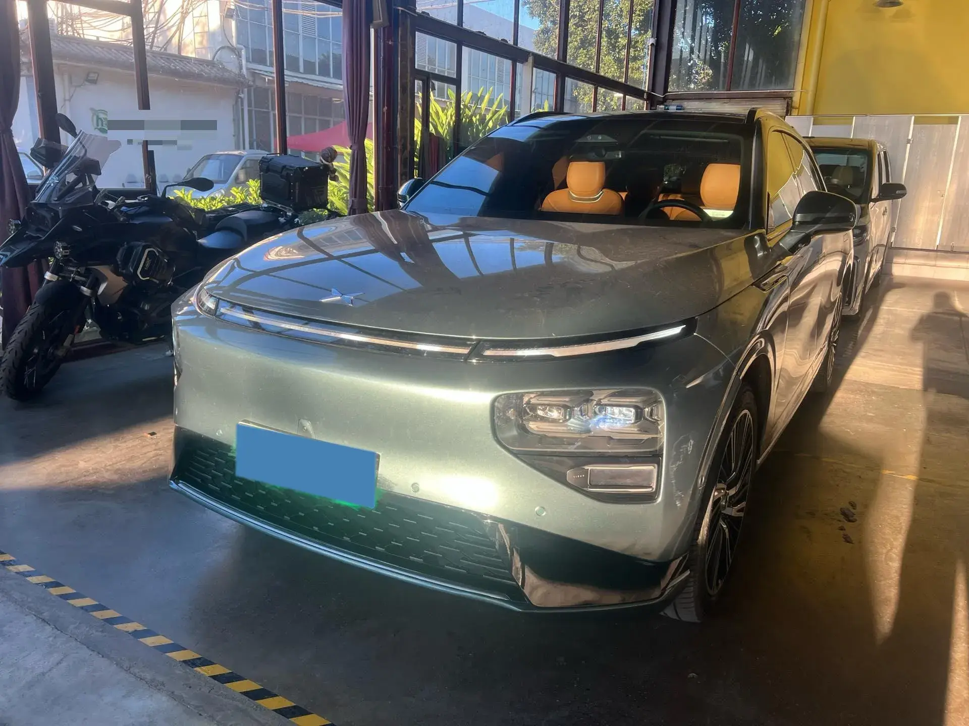 2024 XPENG G9 view 1