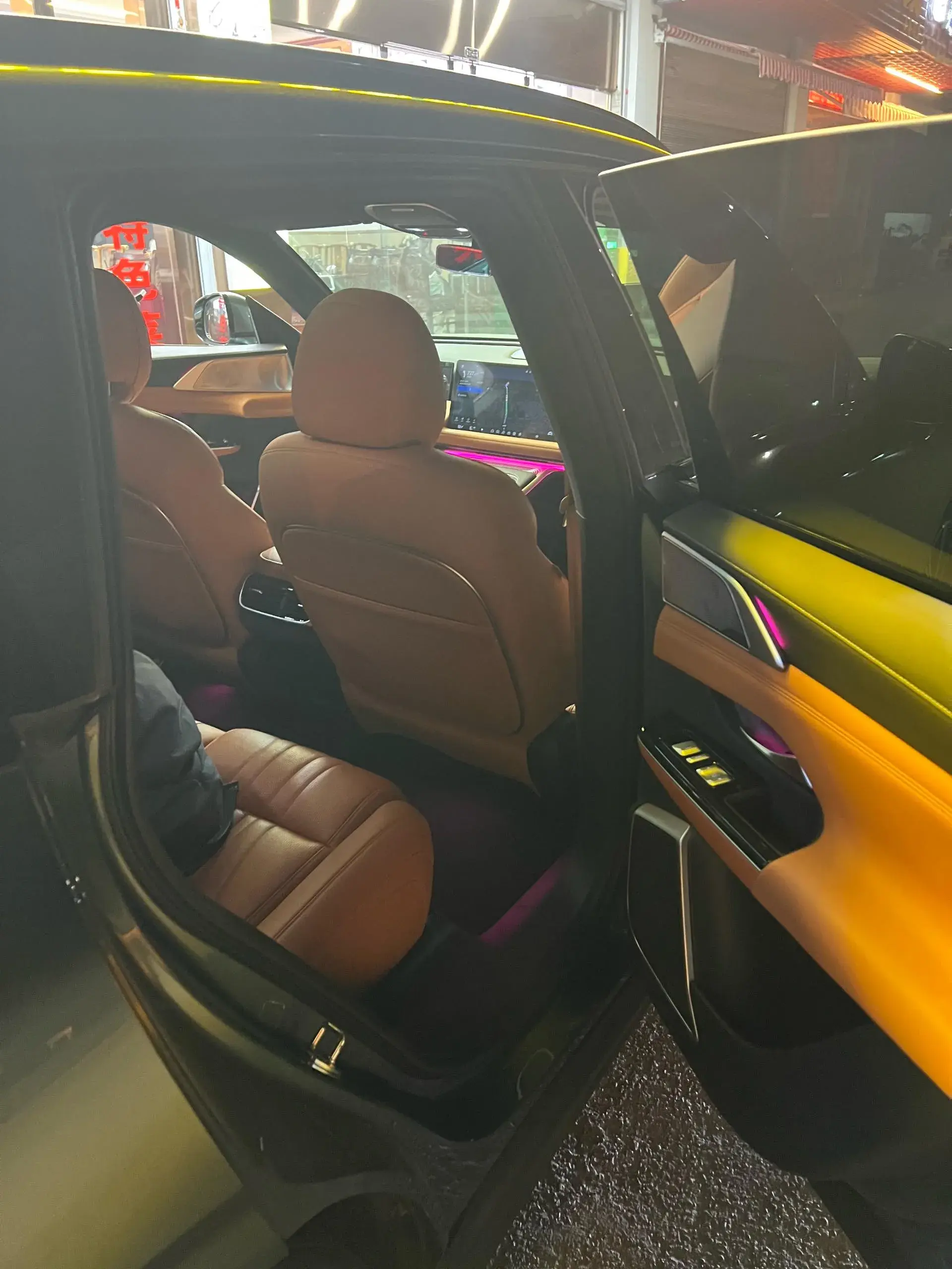 2024 XPENG G9 thumbnail 3