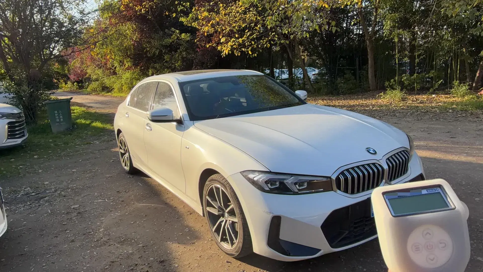 2024 BMW 3 thumbnail 2