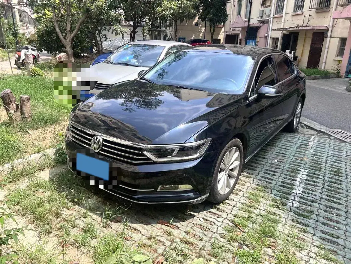2020 VOLKSWAGEN MAGOTAN view 1