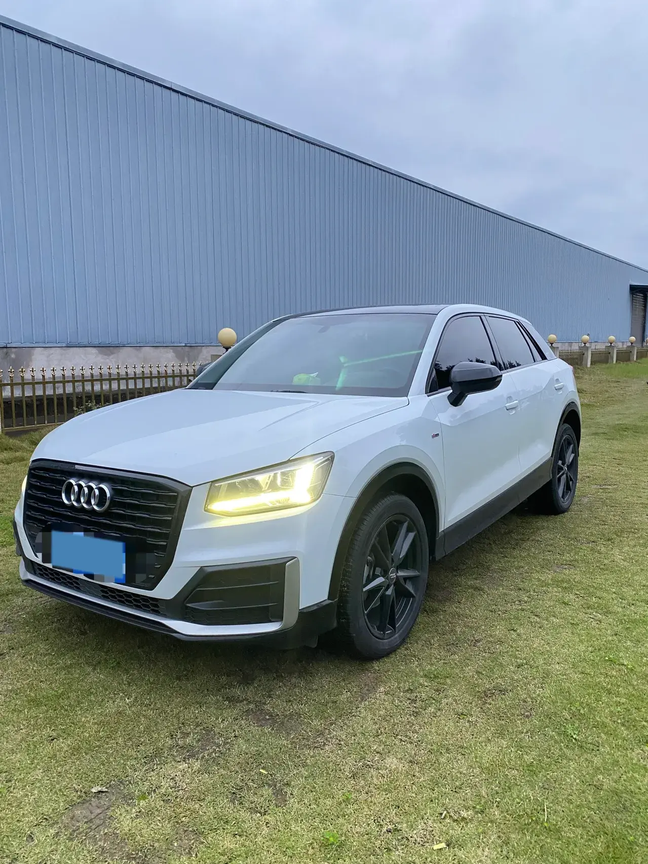 2018 AUDI Q2L view 1