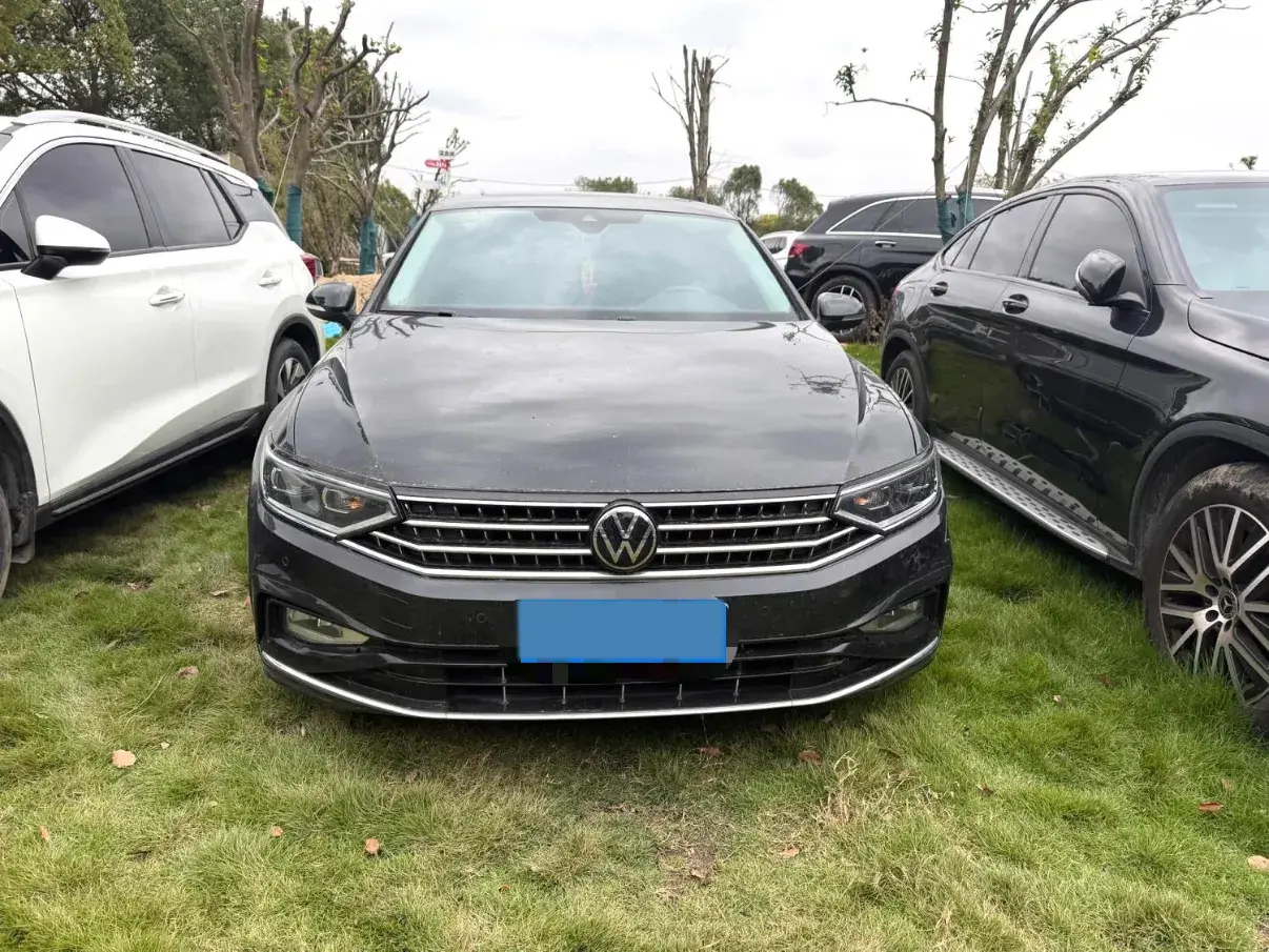 2023 VOLKSWAGEN MAGOTAN thumbnail 2