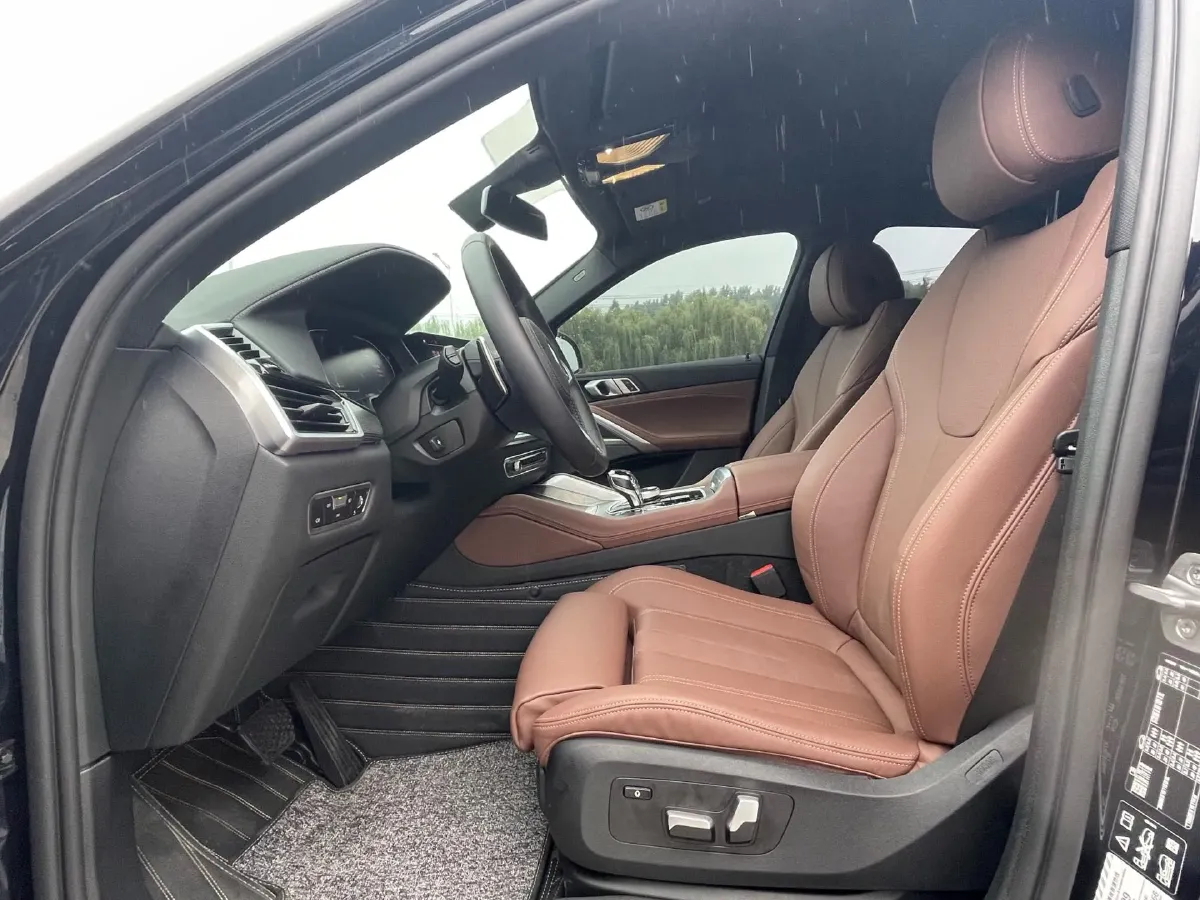 2021 BMW X6 3.0T 340HP L6 8AT,autocango,china used car exporter,china ev exporter,chinese used car exporter,chinese used ev exporter