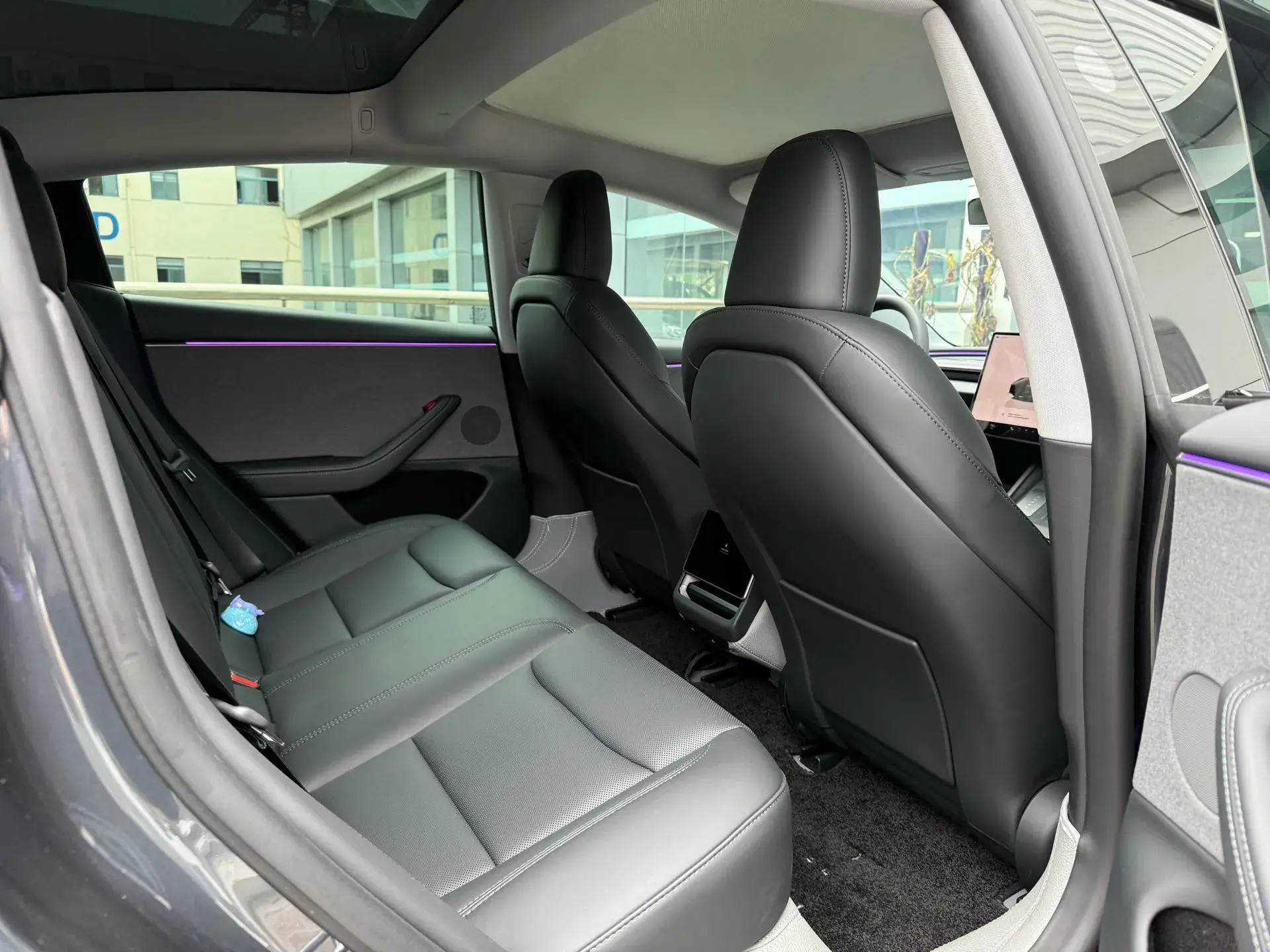 2025 TESLA MODEL thumbnail 4