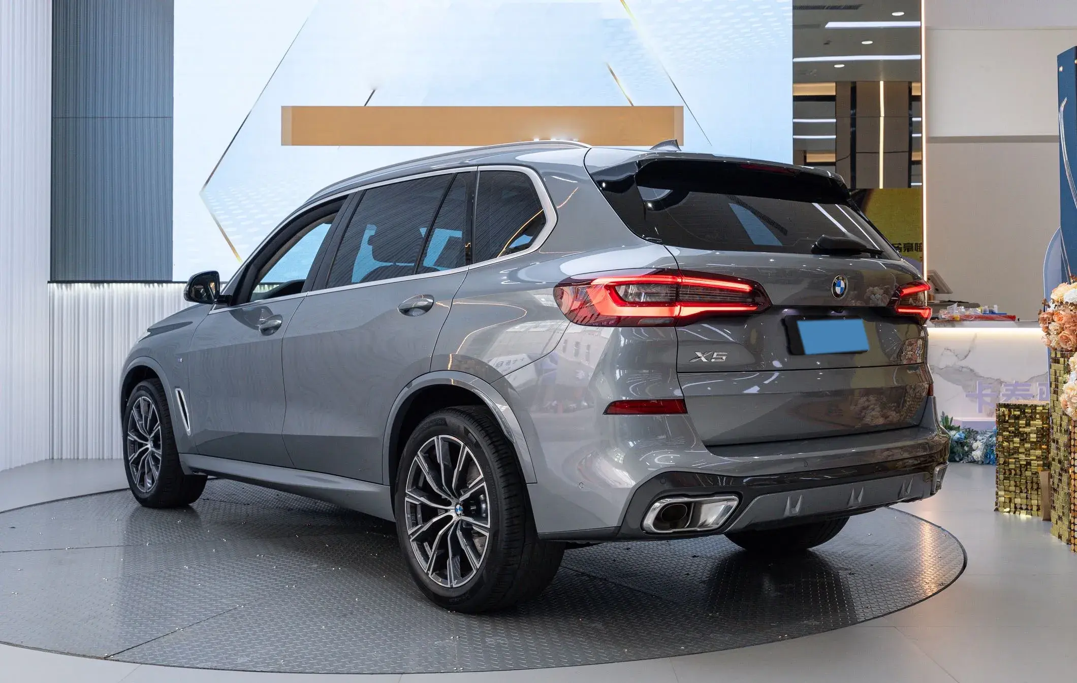 2022 BMW X5 thumbnail 3