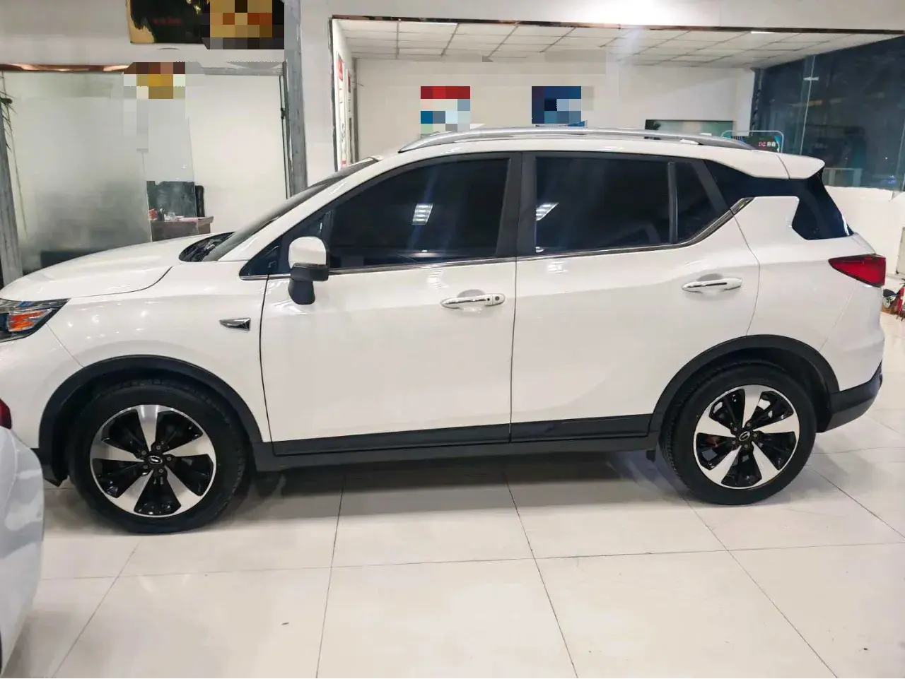 2019 GAC TRUMPCHI thumbnail 4