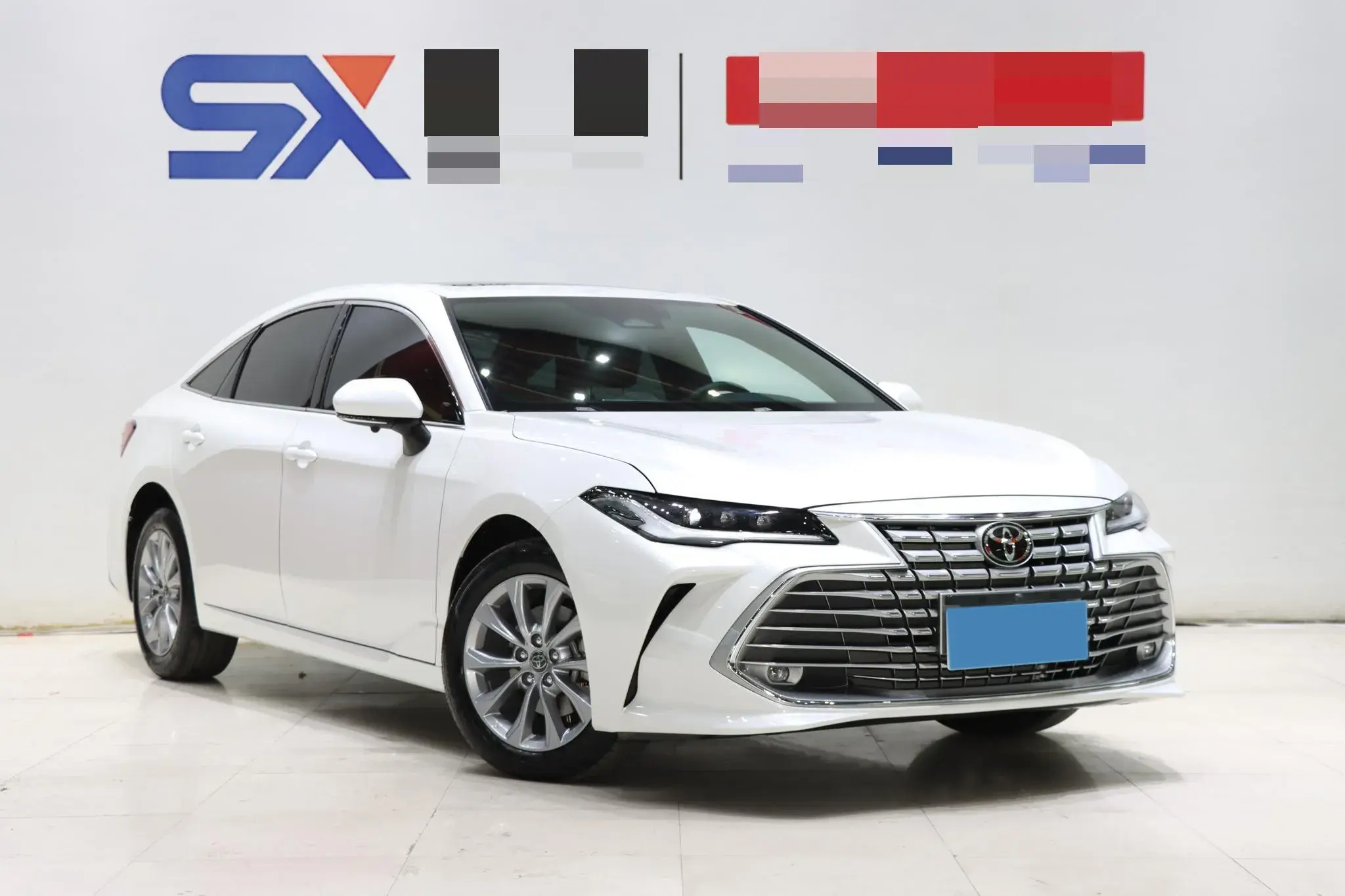 2024 TOYOTA AVALON thumbnail 3