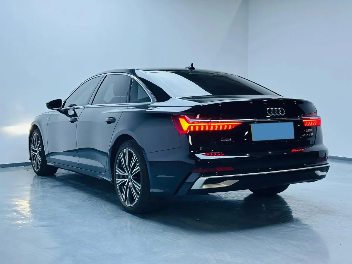 2024 Audi A6L 2.0T 245HP L4 7DCT,autocango,china used car exporter,china ev exporter,chinese used car exporter,chinese used ev exporter