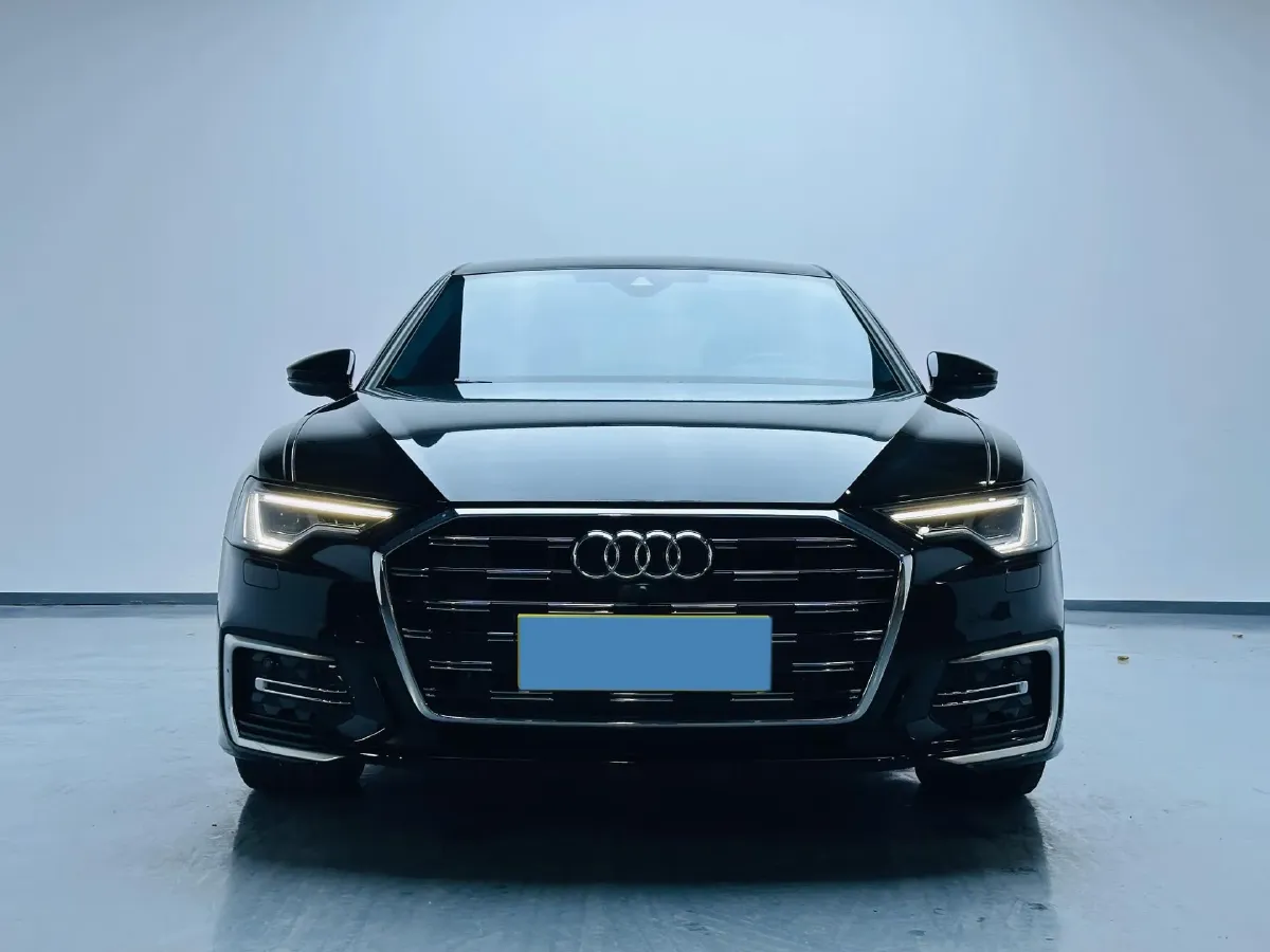 2024 Audi A6L 2.0T 245HP L4 7DCT,autocango,china used car exporter,china ev exporter,chinese used car exporter,chinese used ev exporter