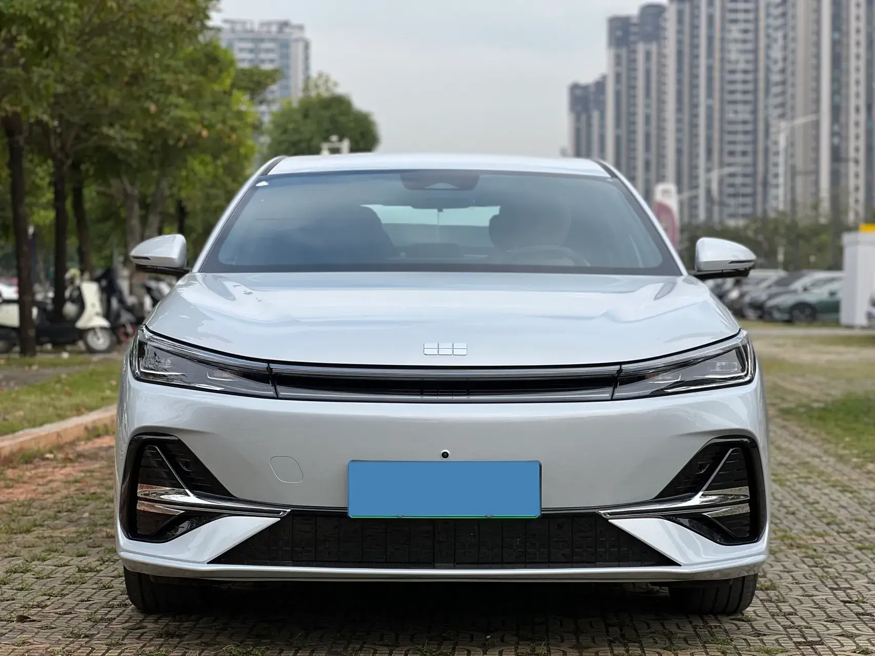 2025 GEELY GALAXY thumbnail 2