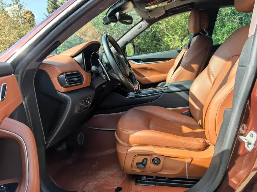 2018 MASERATI LEVANTE thumbnail 4