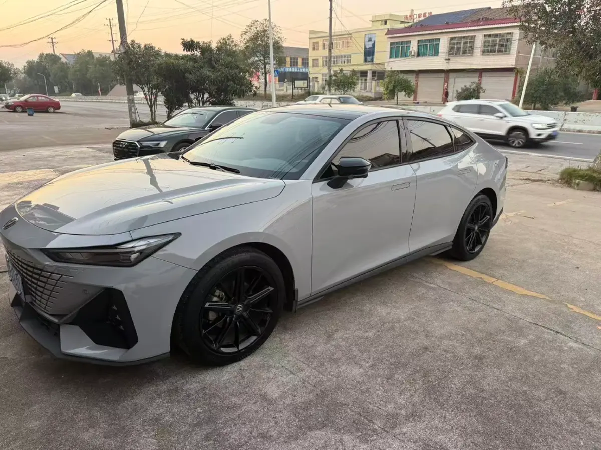 2022 ChangAn UNI-V 1.5T 188HP L4 7DCT