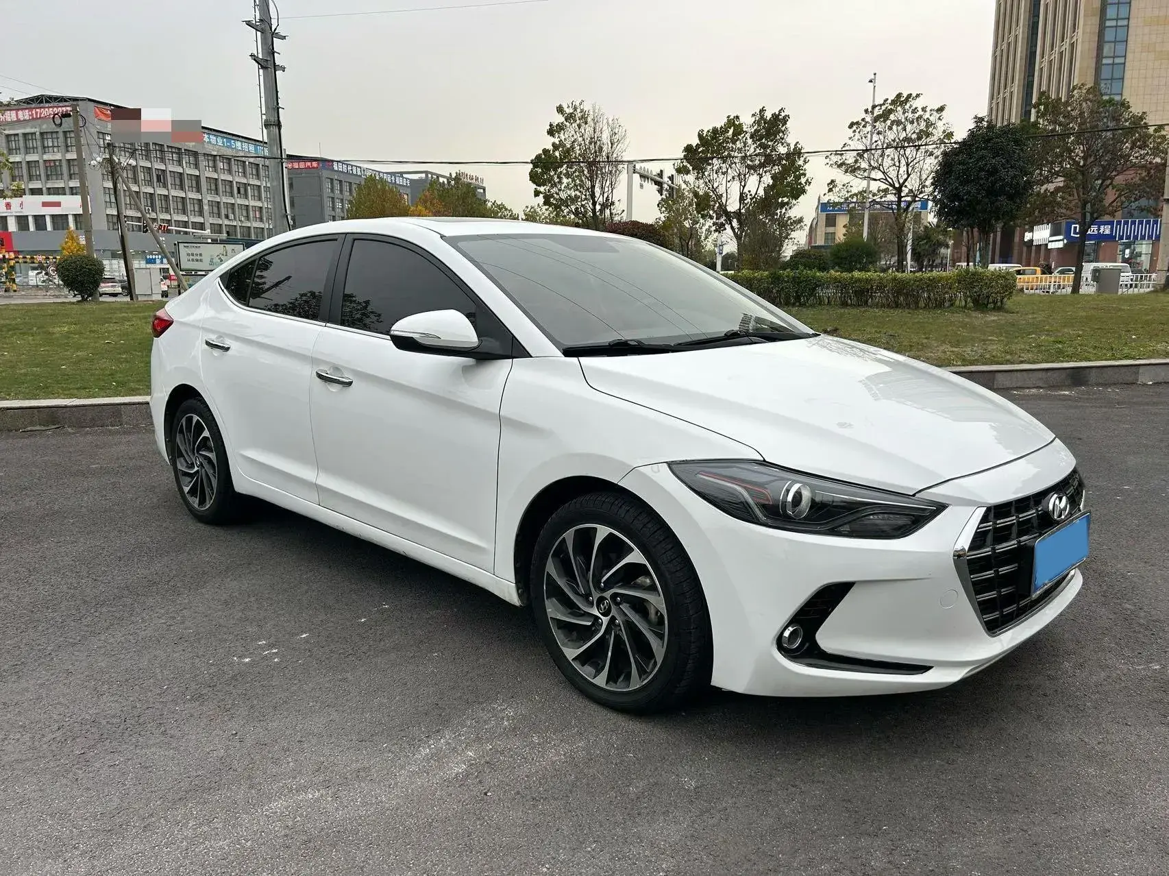 2019 HYUNDAI ELANTRA thumbnail 2