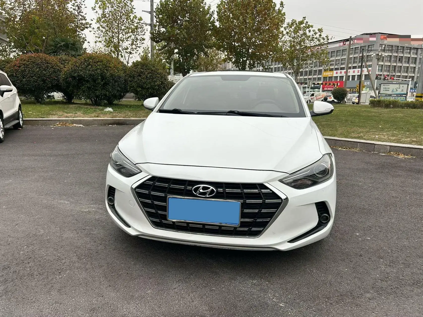 2019 HYUNDAI ELANTRA thumbnail 3