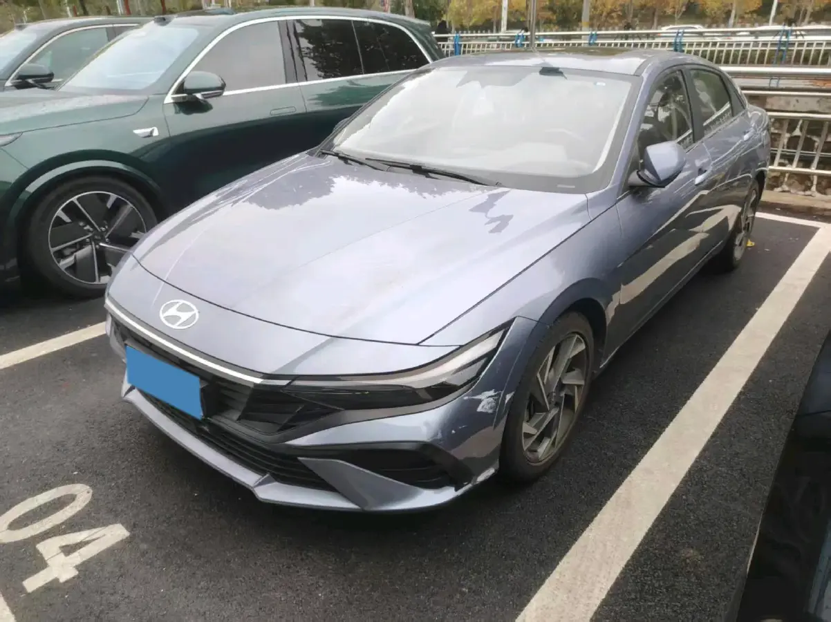 2023 Hyundai Elantra 1.5L 115HP L4 CVT