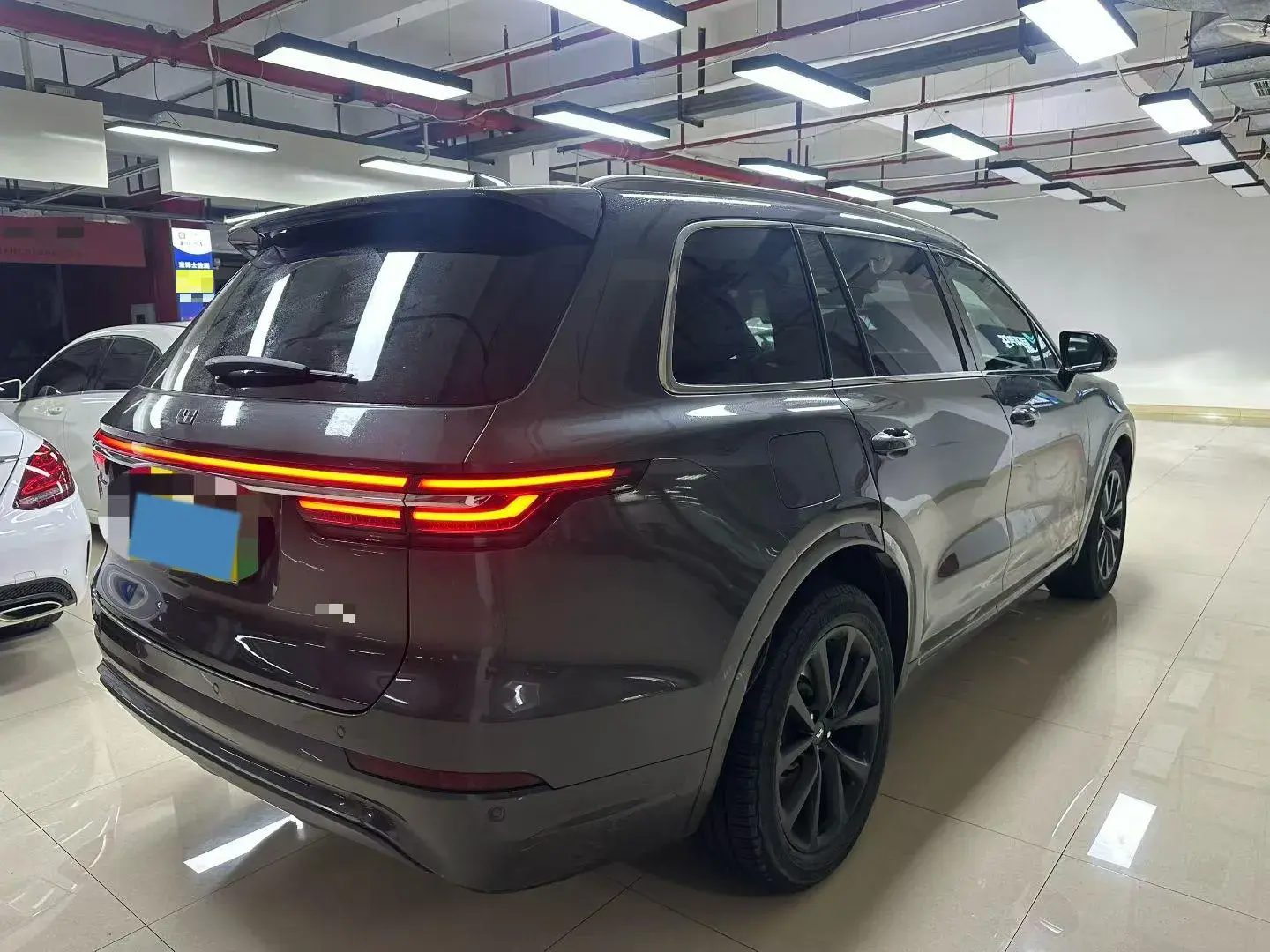 2020 LI ONE thumbnail 4