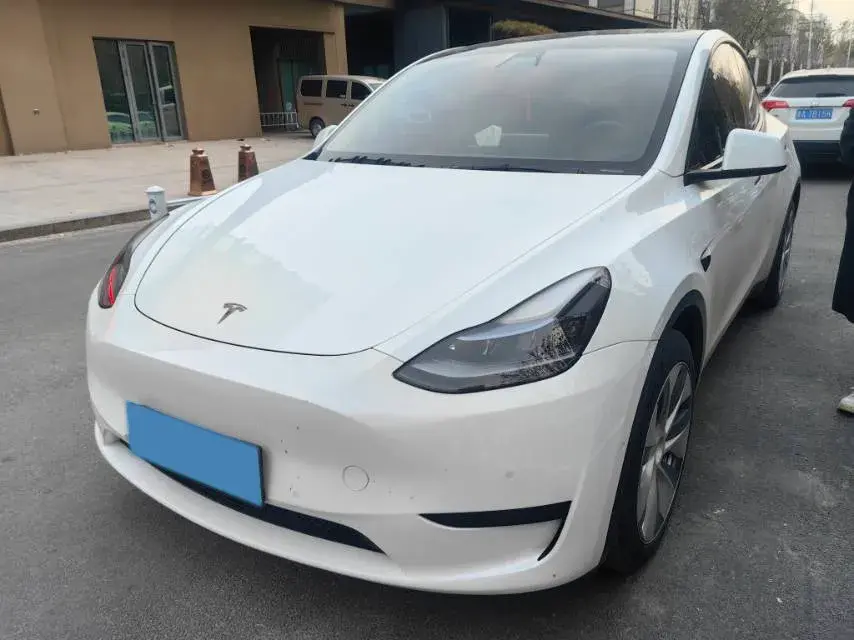 2022 Tesla Model Y BEV 60KWH
