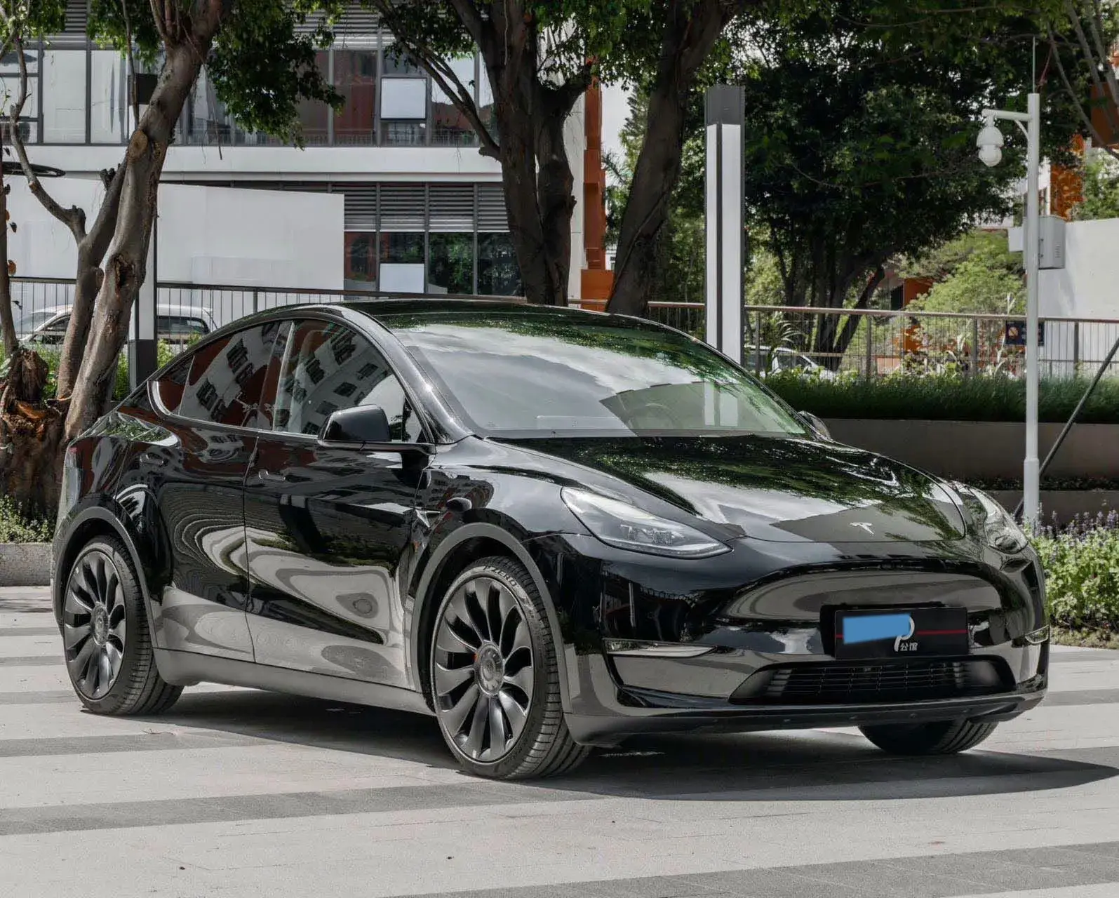 2023 TESLA MODEL thumbnail 3