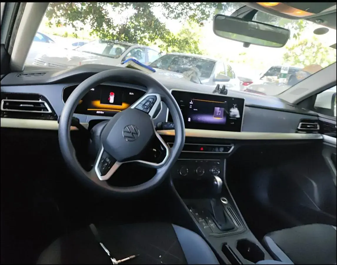 2023 VOLKSWAGEN LAVIDA thumbnail 3