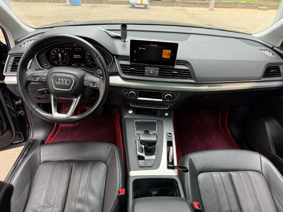 2020 Audi Q5L 2.0T 190HP L4 7DCT,autocango,china used car exporter,china ev exporter,chinese used car exporter,chinese used ev exporter