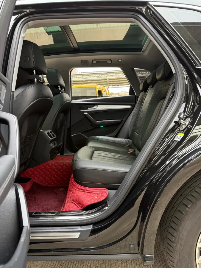 2020 Audi Q5L 2.0T 190HP L4 7DCT,autocango,china used car exporter,china ev exporter,chinese used car exporter,chinese used ev exporter