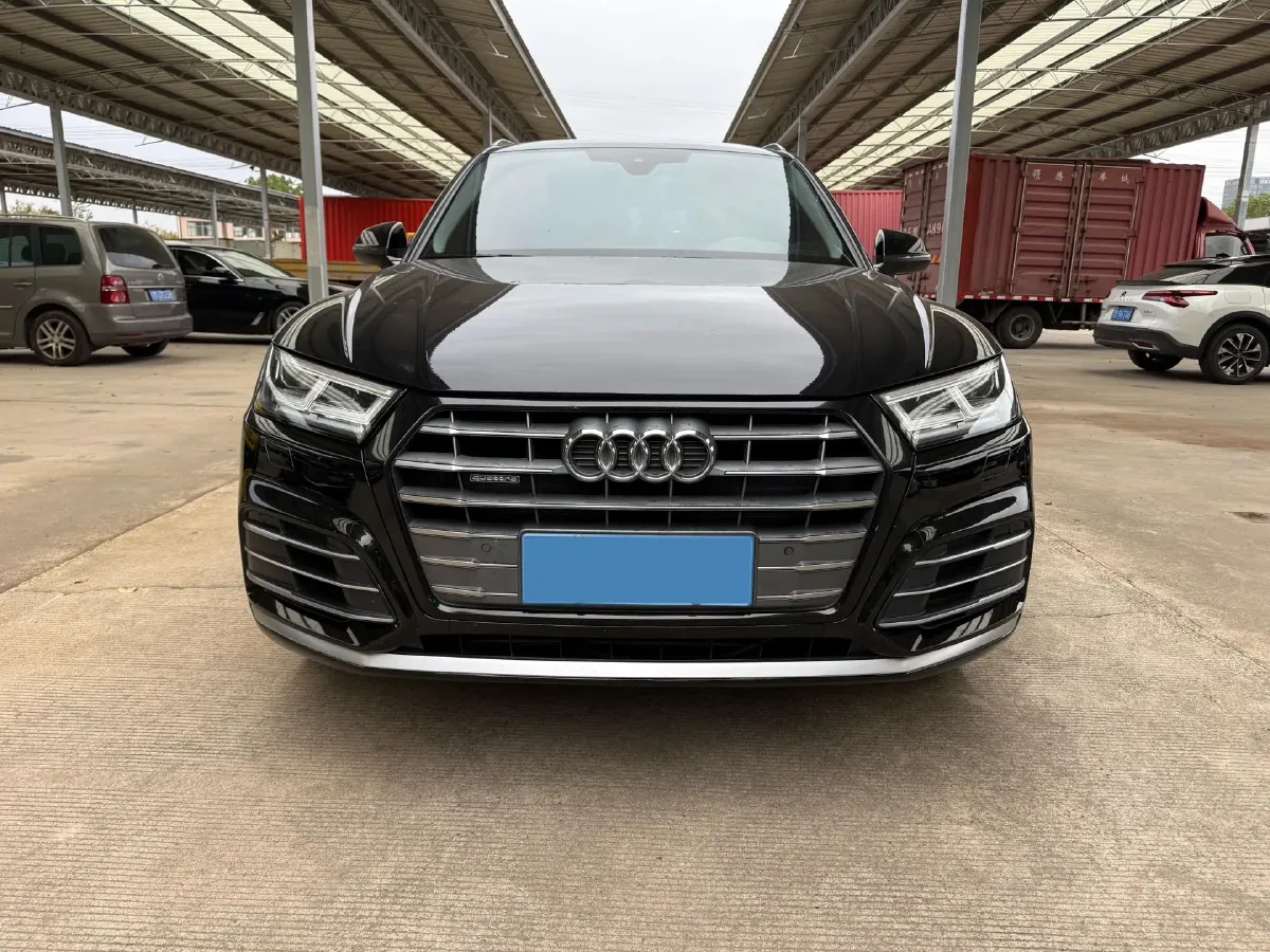 2020 Audi Q5L 2.0T 190HP L4 7DCT,autocango,china used car exporter,china ev exporter,chinese used car exporter,chinese used ev exporter
