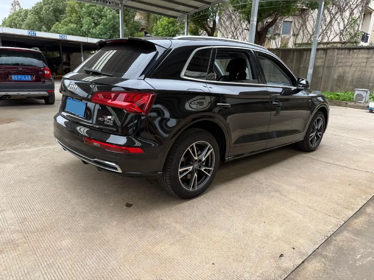 2020 Audi Q5L 2.0T 190HP L4 7DCT,autocango,china used car exporter,china ev exporter,chinese used car exporter,chinese used ev exporter