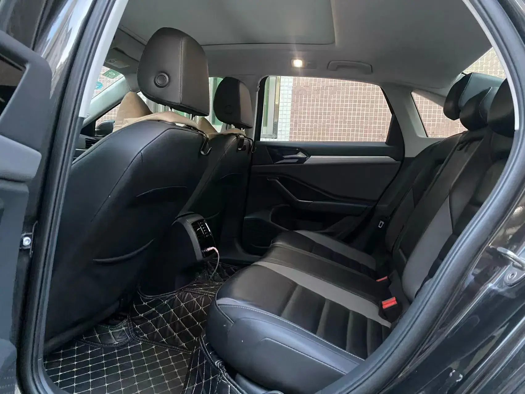 2019 VOLKSWAGEN SAGITAR thumbnail 4