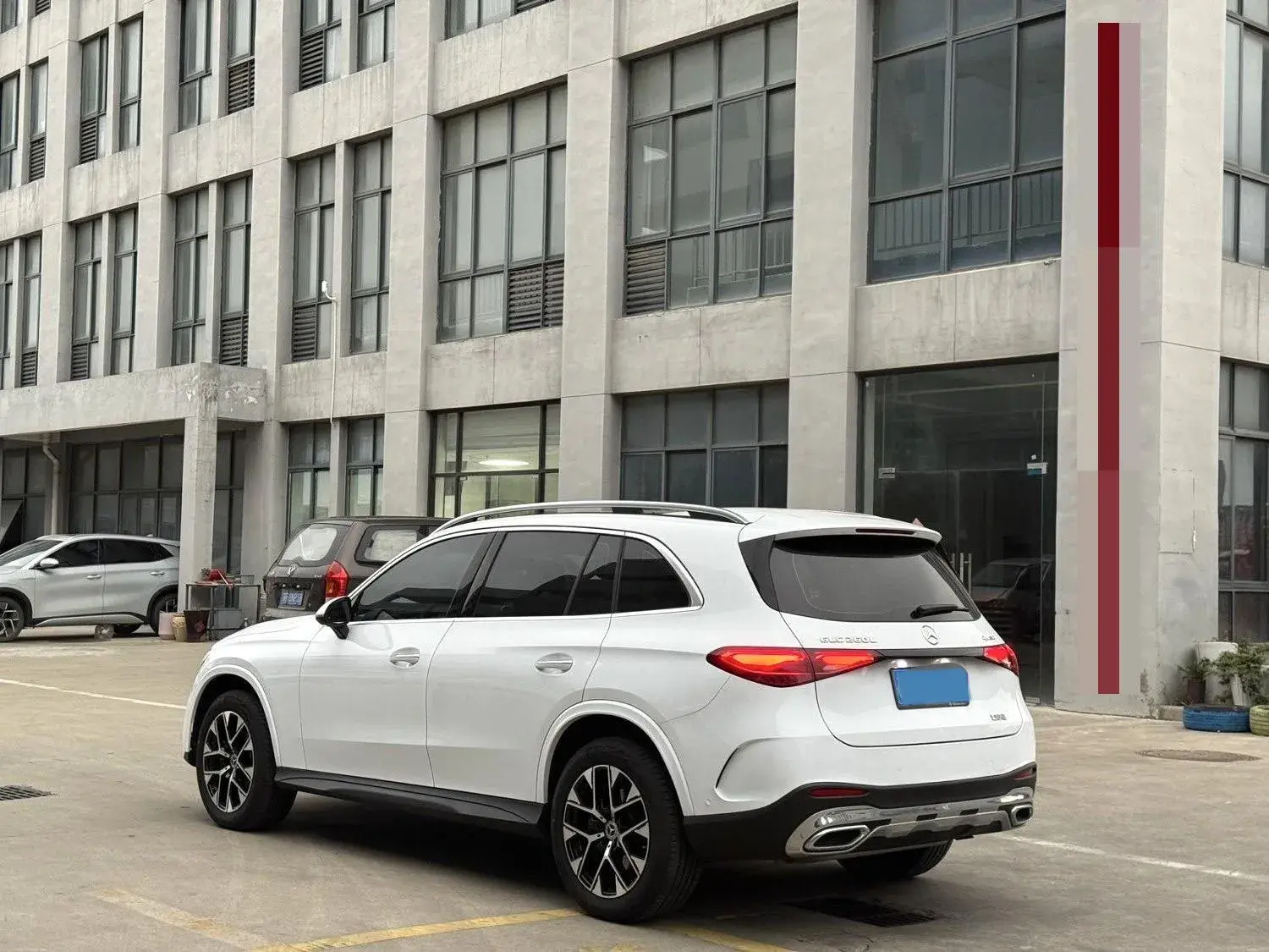 2024 MERCEDES-BENZ GLC thumbnail 3