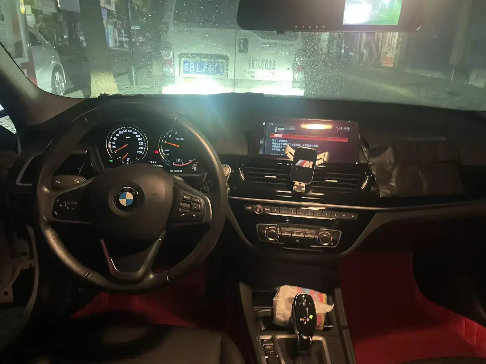 2021 BMW 1 thumbnail 4