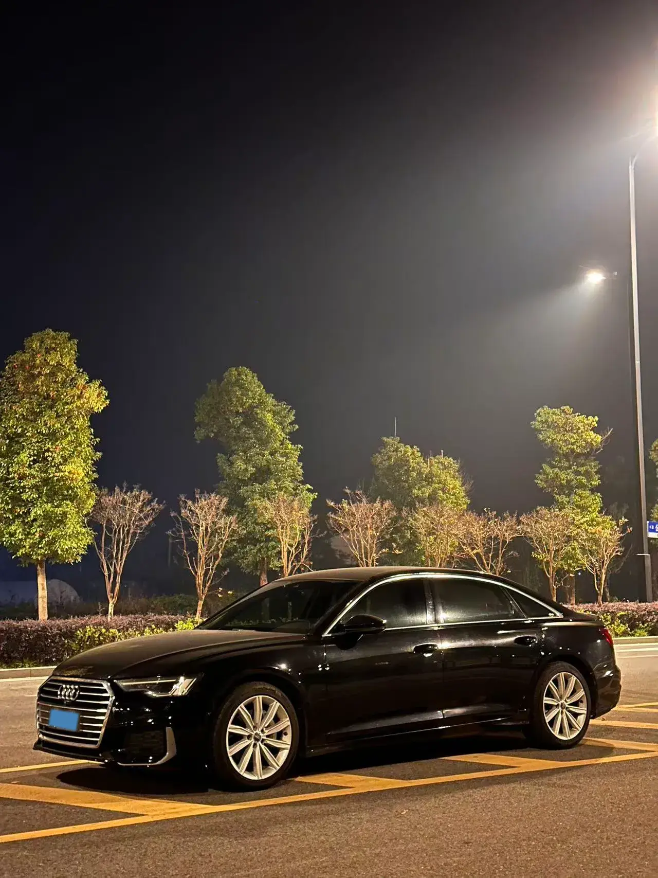 2021 AUDI A6L view 1