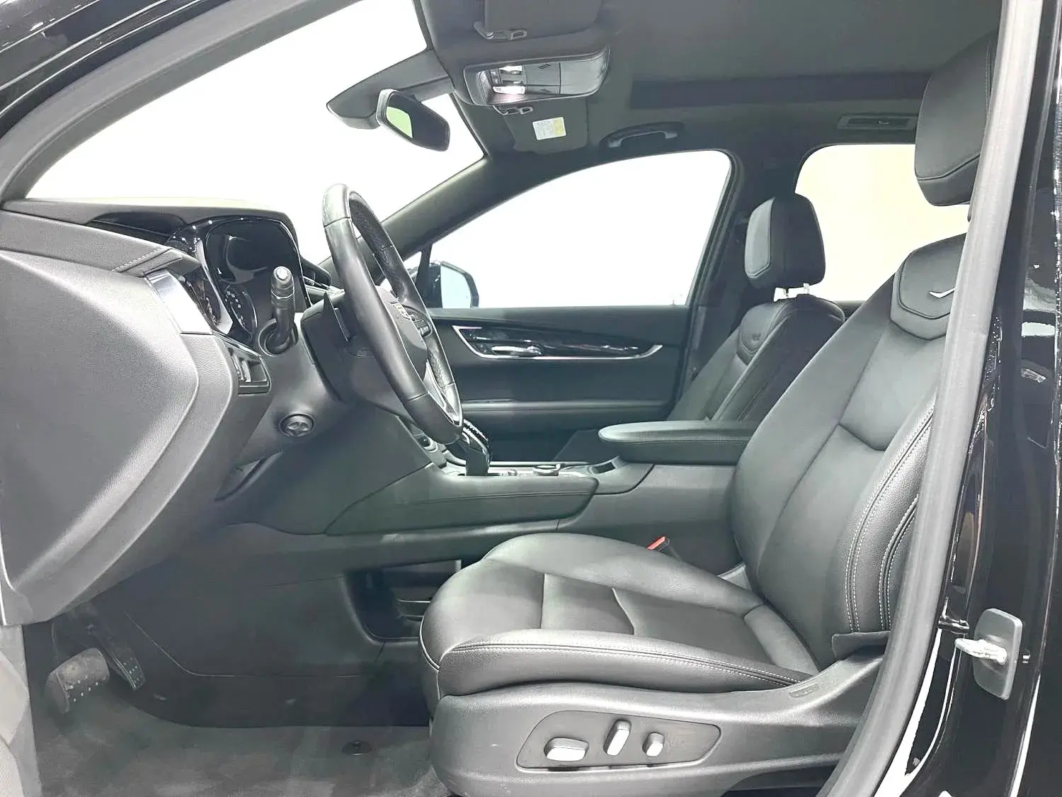 2021 CADILLAC XT6 thumbnail 3