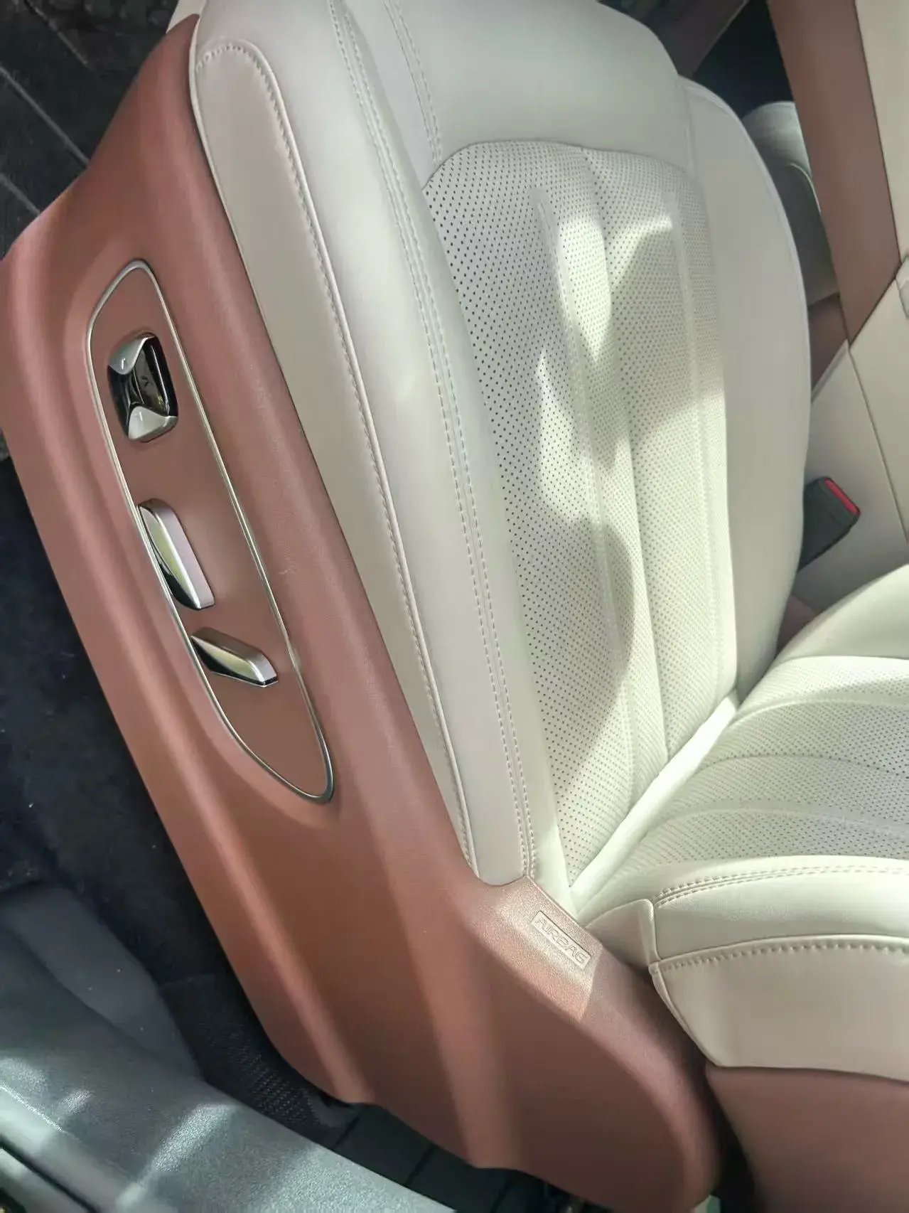 2025 BYD XIA thumbnail 4