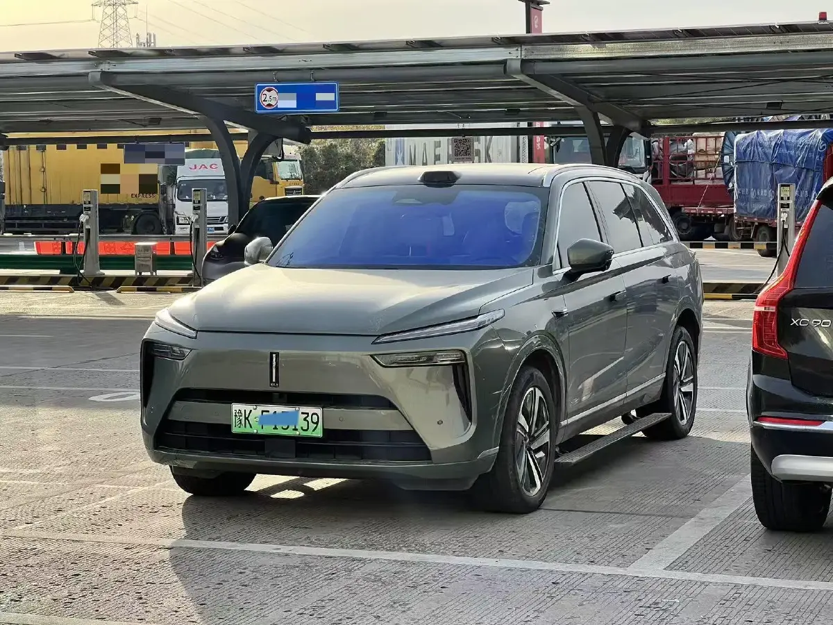 2025 WEY BlueMountain 1.5T 170HP L4 4DHT PHEV 44.5KWH