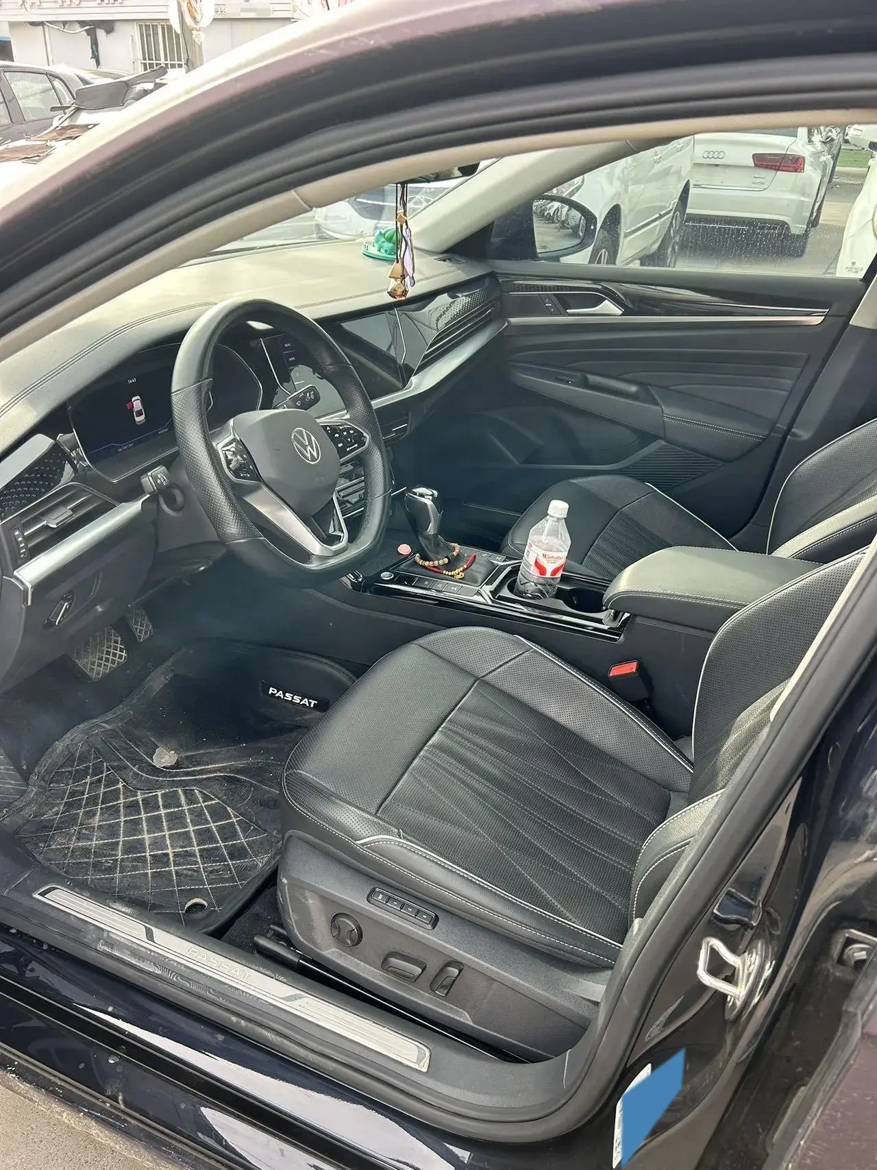 2022 VOLKSWAGEN PASSAT thumbnail 4