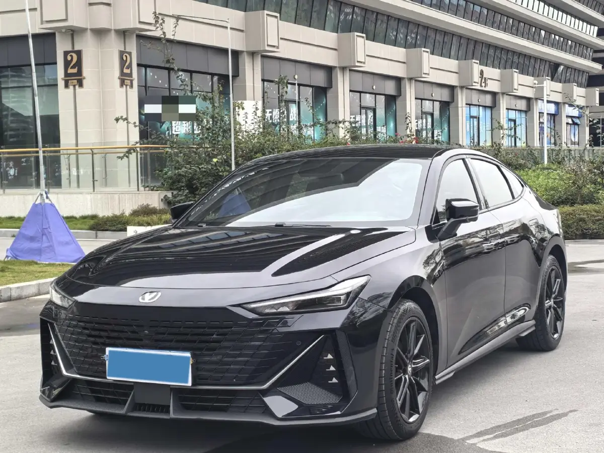 2022 ChangAn UNI-V 1.5T 188HP L4 7DCT