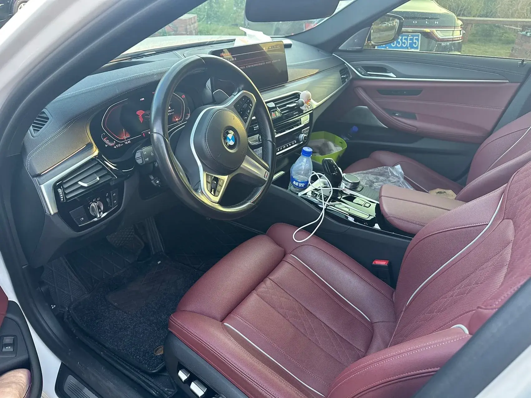 2021 BMW 5 thumbnail 4