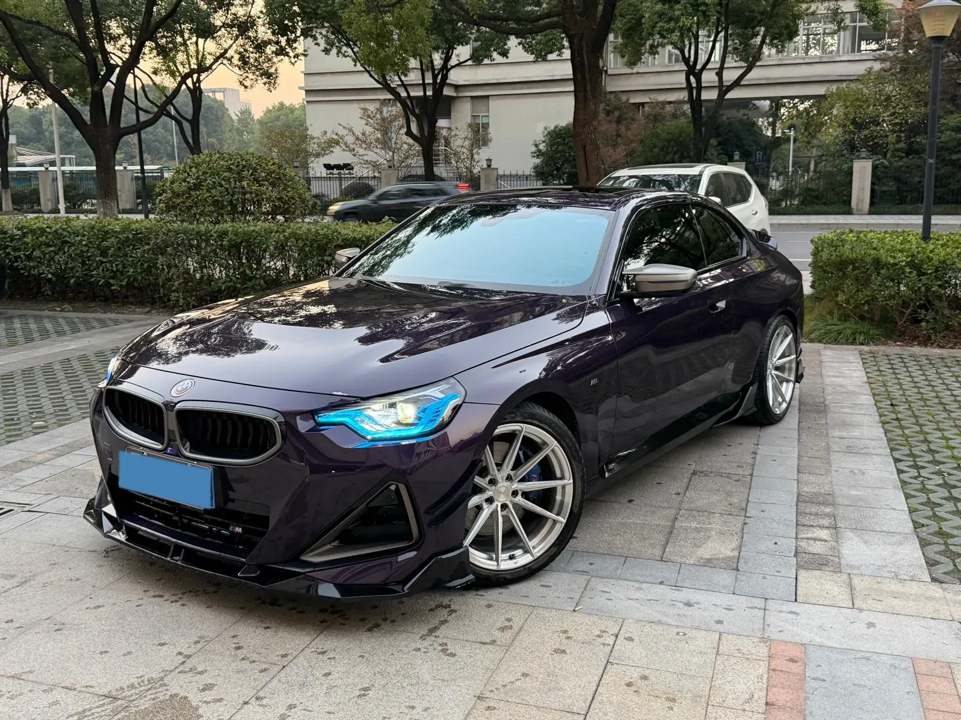 2023 BMW 2 view 1