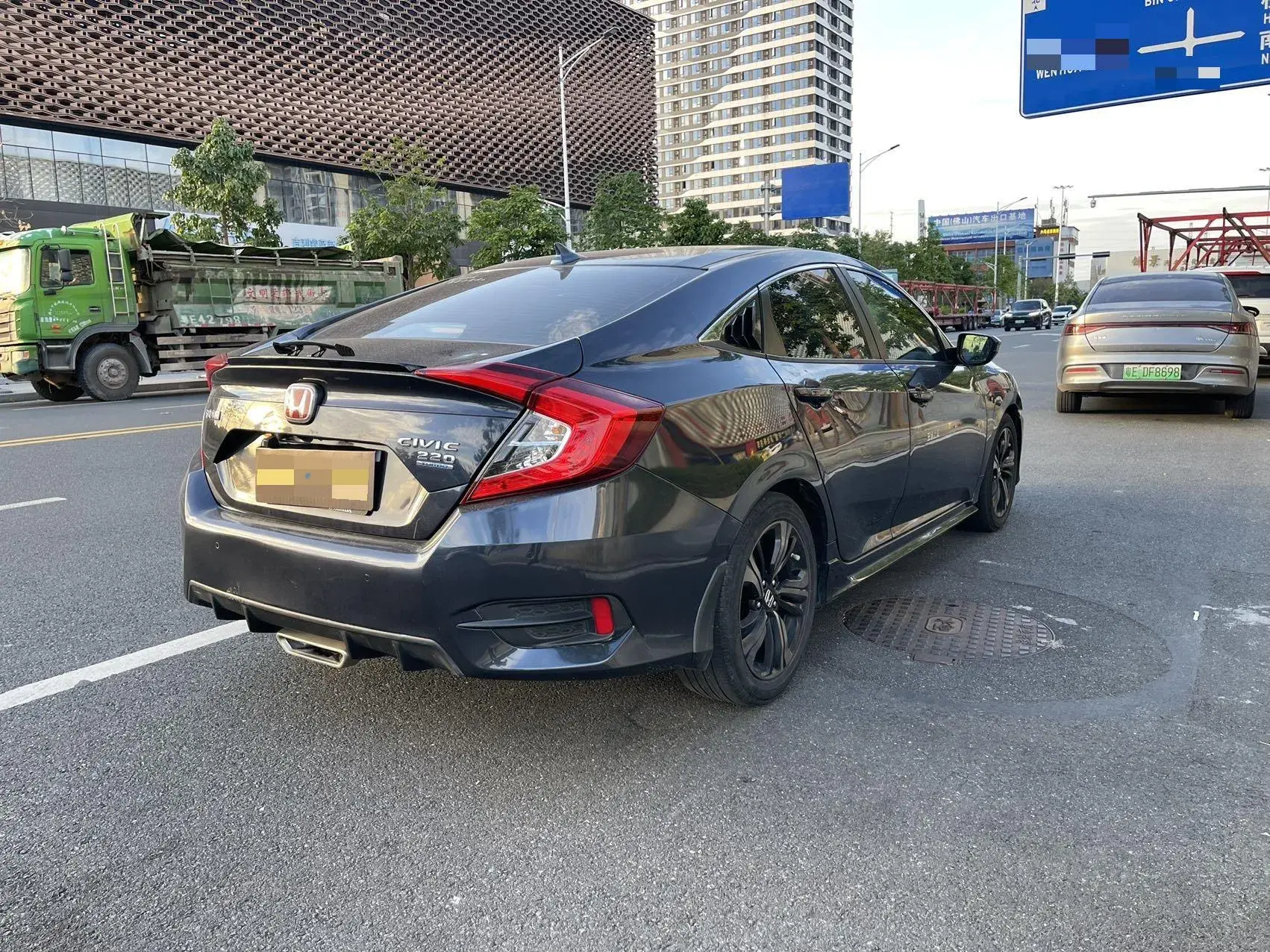 2019 HONDA CIVIC thumbnail 4