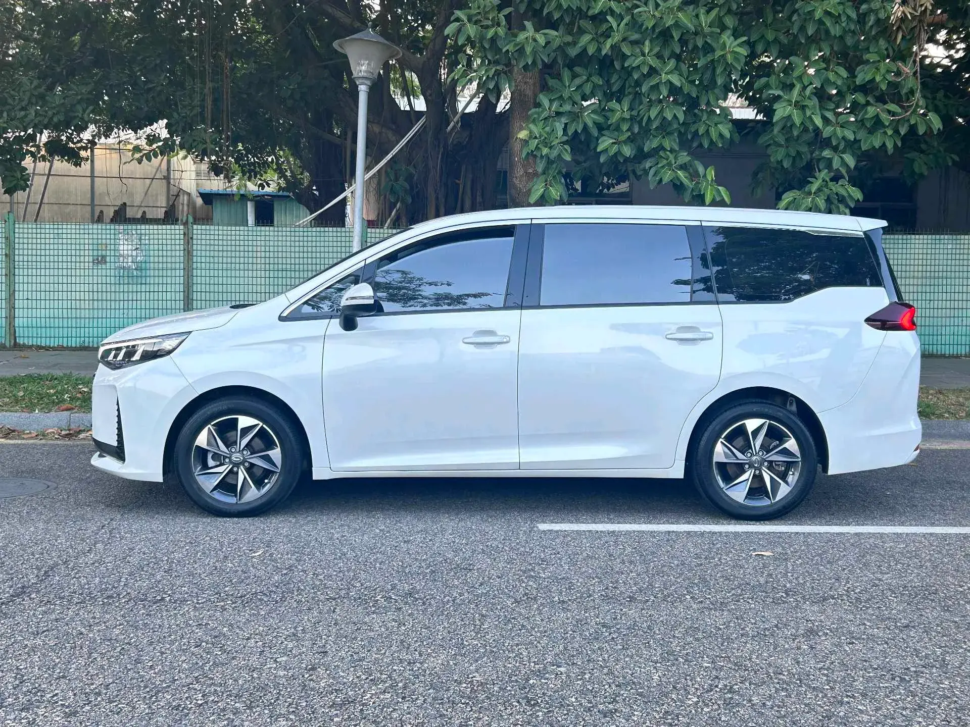 2021 GAC TRUMPCHI thumbnail 4