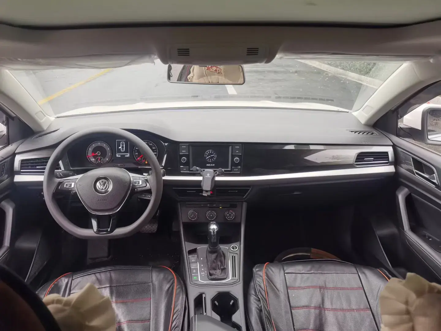 2019 VOLKSWAGEN LAVIDA thumbnail 4