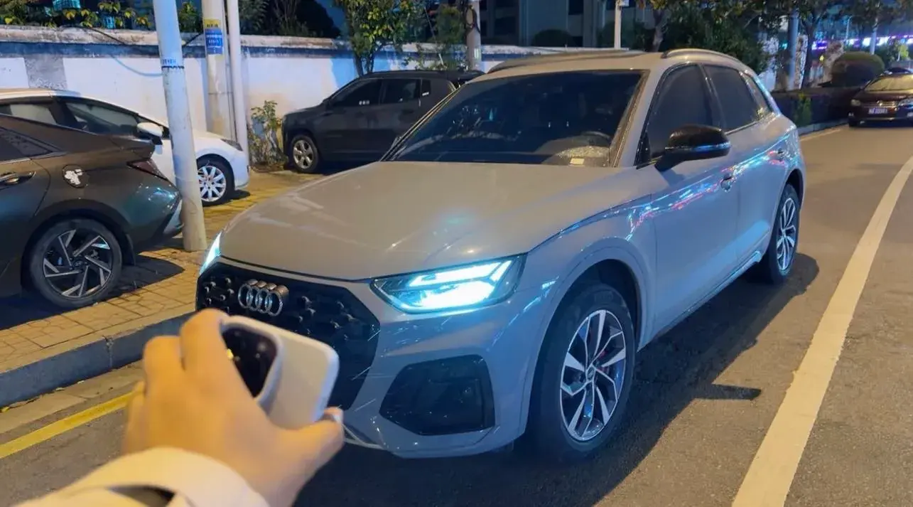 2025 Audi Q5L 2.0T 245HP L4 7DCT