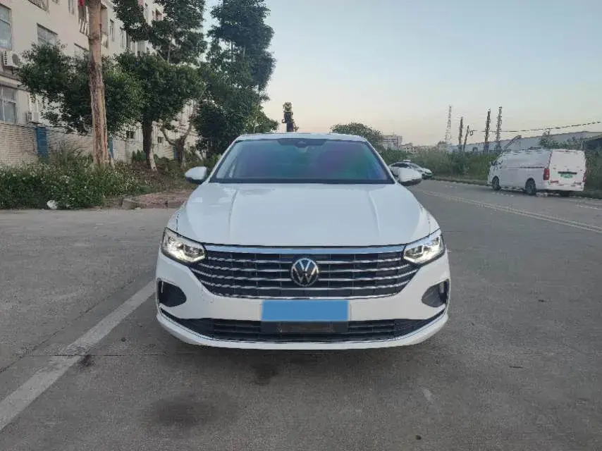 2023 VOLKSWAGEN LAVIDA thumbnail 2