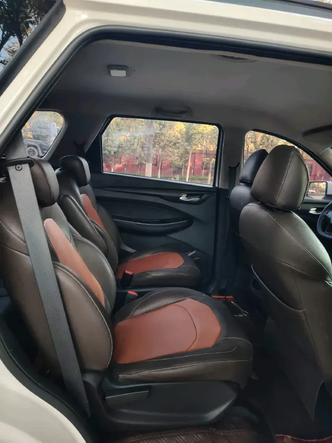 2019 WuLing HongGuang S3 1.5L 112HP L4 6MT,autocango,china used car exporter,china ev exporter,chinese used car exporter,chinese used ev exporter