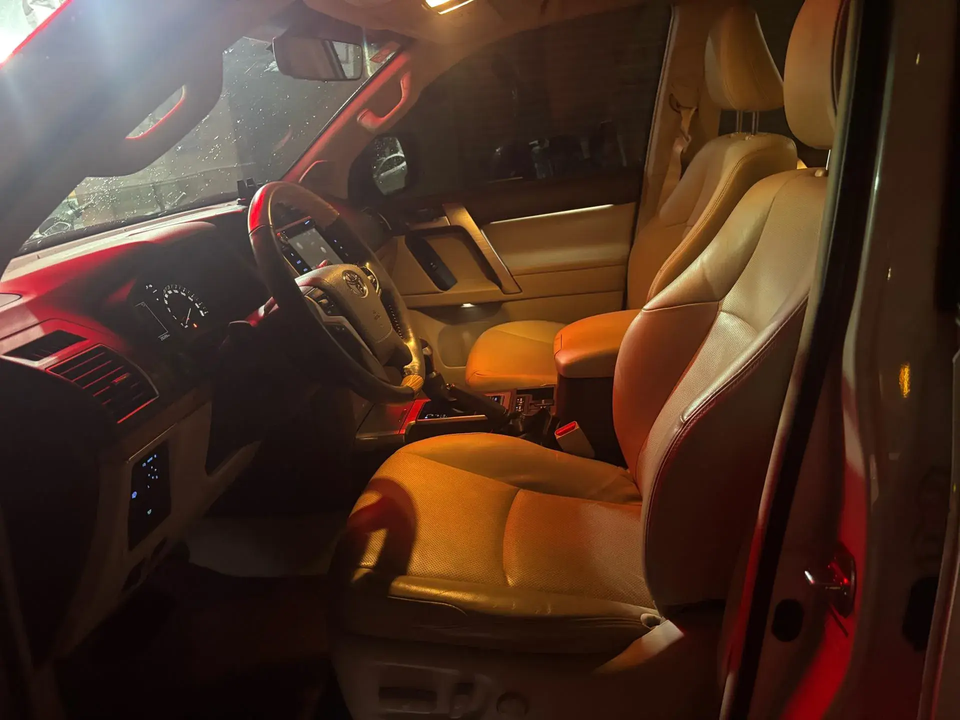 2018 TOYOTA LAND thumbnail 4