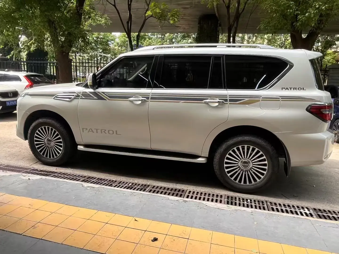 2018 NISSAN PATROL thumbnail 3